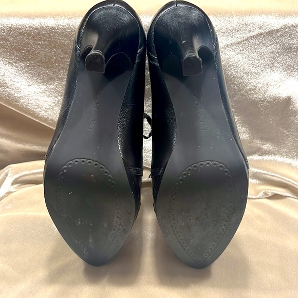 TAHARI Grace Booties - Picture 6 of 9